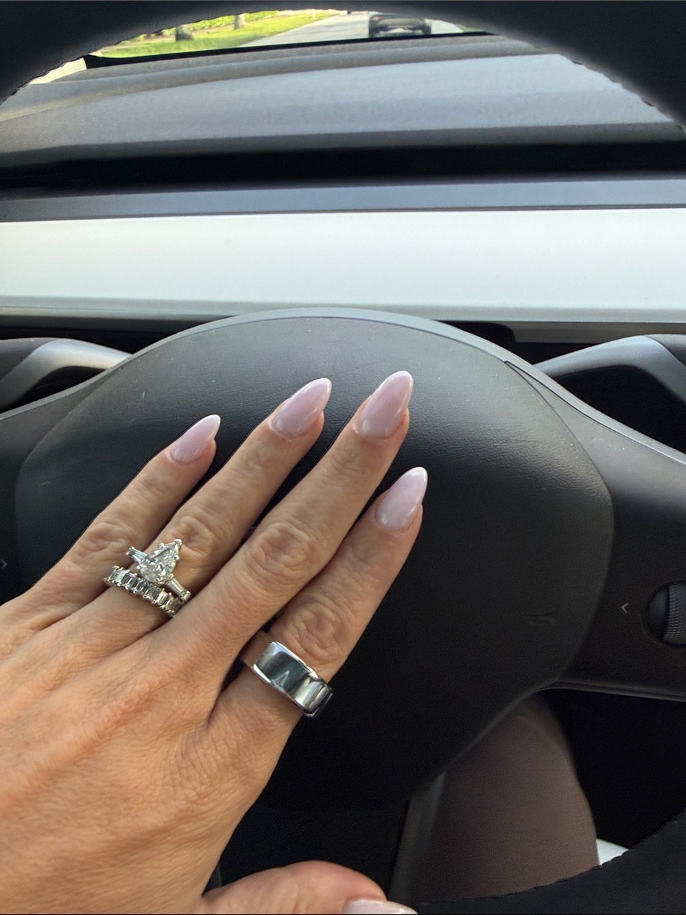 Oura Ring 4 Silver with charger size 7